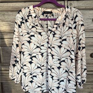 Ivanka Trump Black and White V-neck 3/4 Sleeve Relaxed Blouse